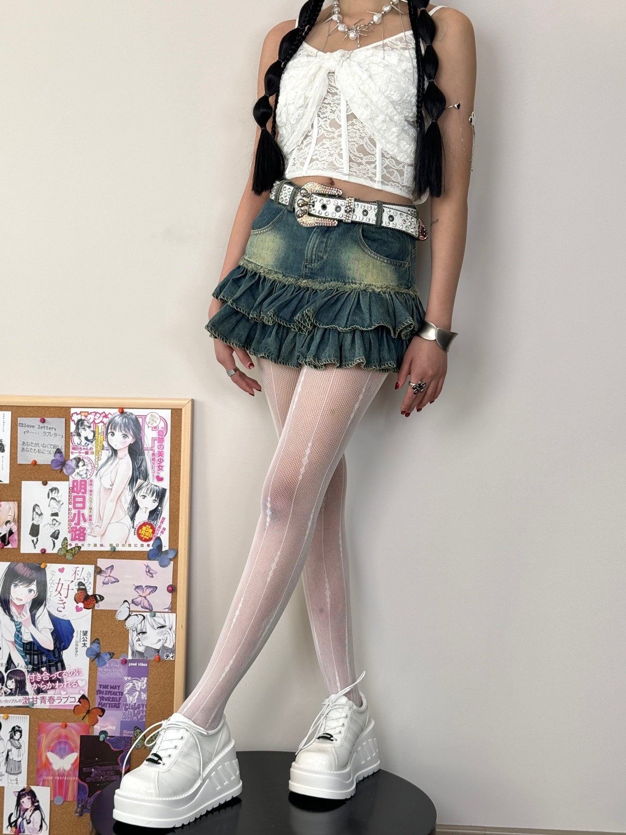 Geometric-Line-White-Fishnet-Tights